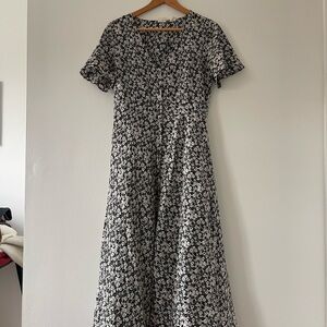 Levi’s 90s style Size L Floral Black and White Dress